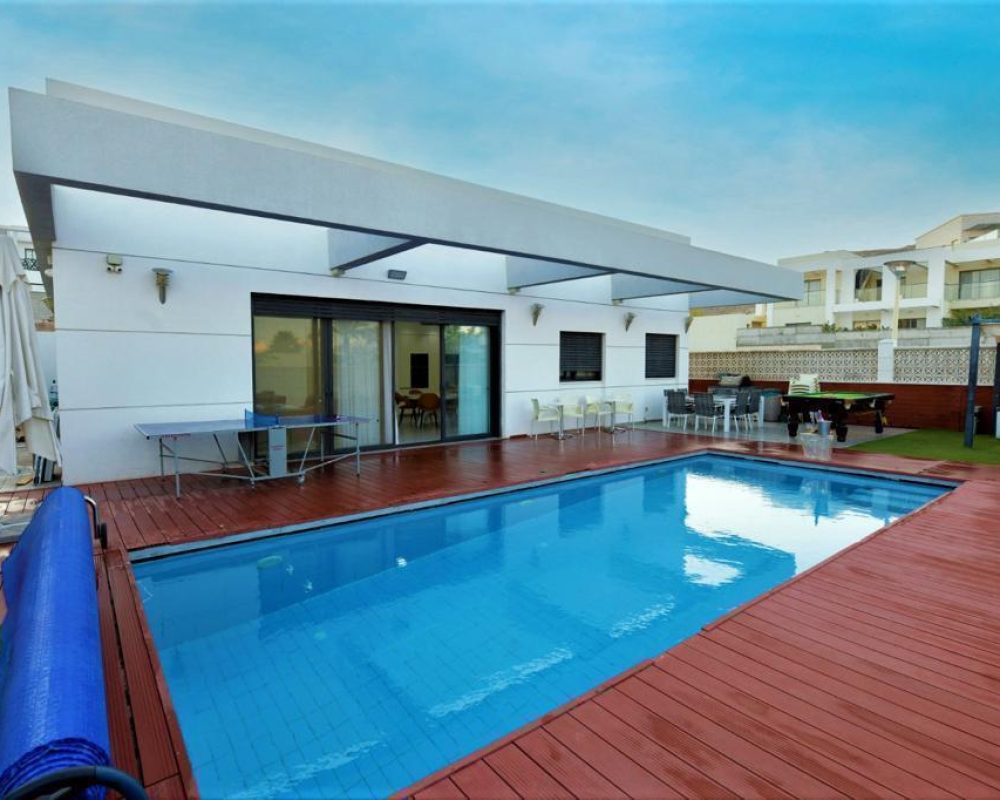 WhatsApp Image 2025-12-03 at 13.53.05 (2)