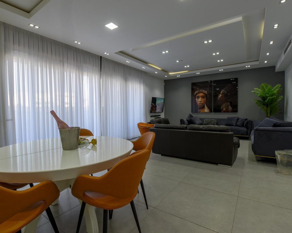 WhatsApp Image 2025-12-03 at 13.53.06 (2)