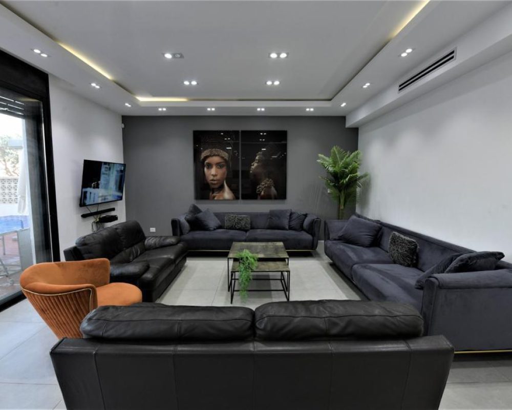 WhatsApp Image 2025-12-03 at 13.53.06 (3)