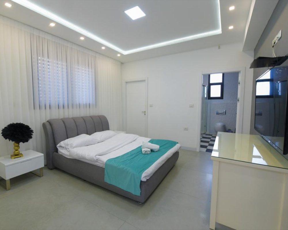 WhatsApp Image 2025-12-03 at 13.53.06 (4)