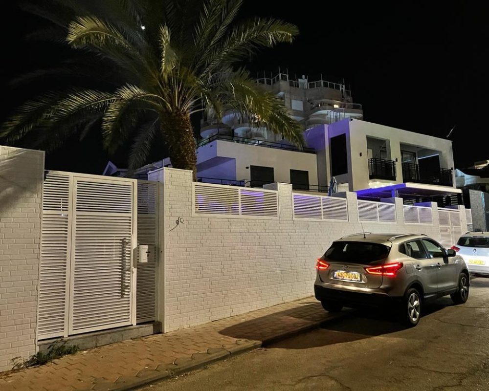 WhatsApp Image 2025-12-08 at 13.45.58 (1)